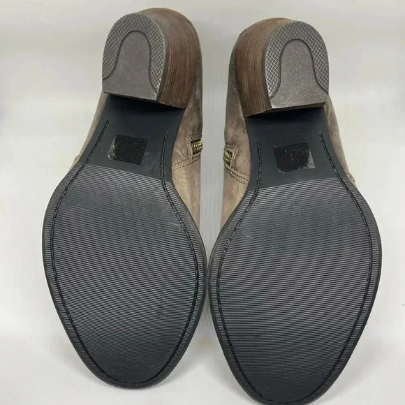 Shoemint Taupe Zip Back Stacked Heel Western Faux Leather Ankle Boots Size 8.5 - Picture 7 of 9